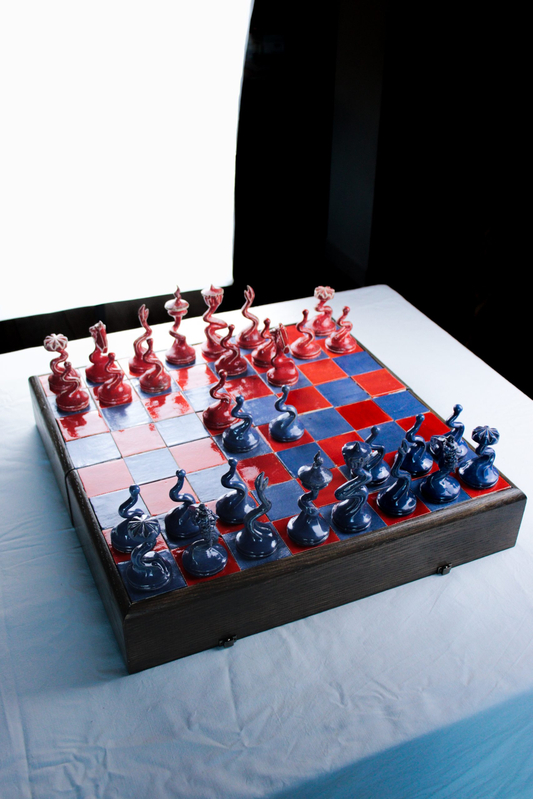 Jeu d'Échecs Rouge et Violet – Image 10