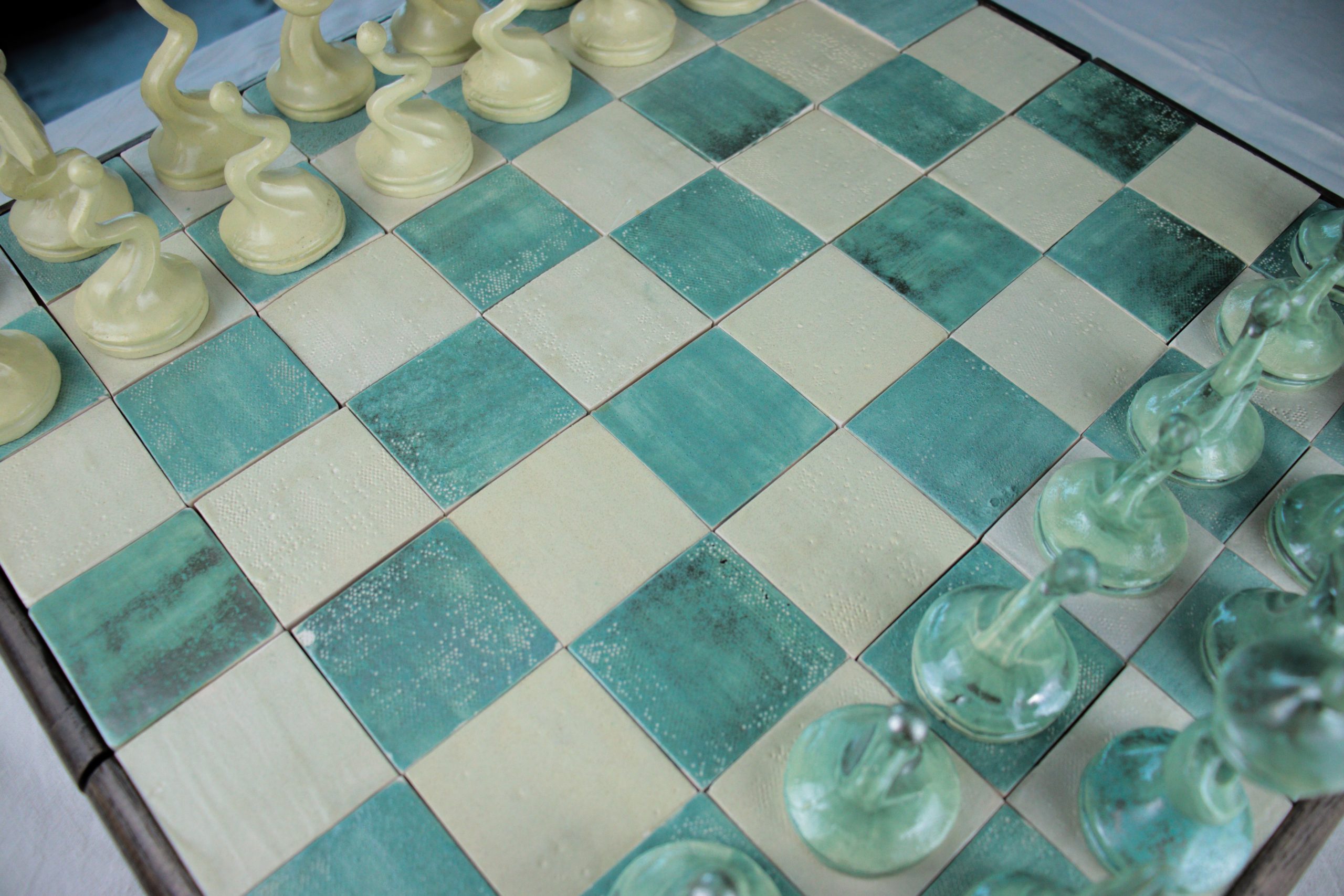 Jeu d'Échecs Vert-Argent et Jaune – Image 11
